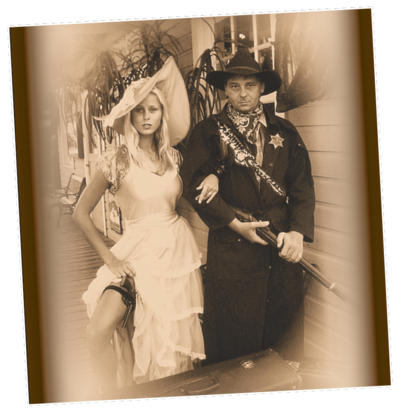 Das Nostalgie-Foto mit Cowboy und Cowgirl sieht sehr schön aus.